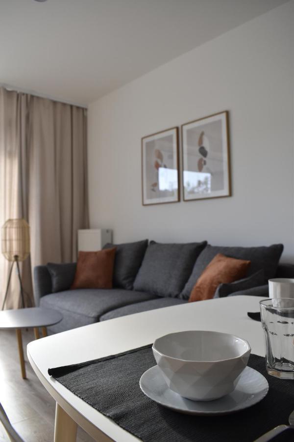 White Apartment Modern Tower Atal Gdynia Exterior foto